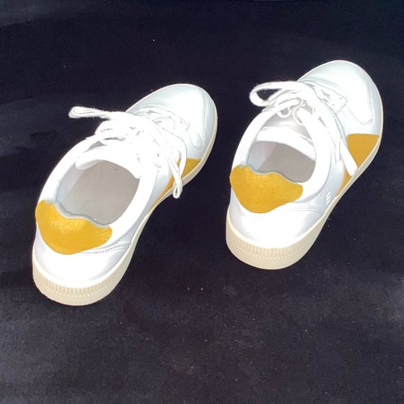EVERLANE The ReLeather® Court Sneaker | White/Mustard | M6.5 | NWOB - Picture 5 of 8